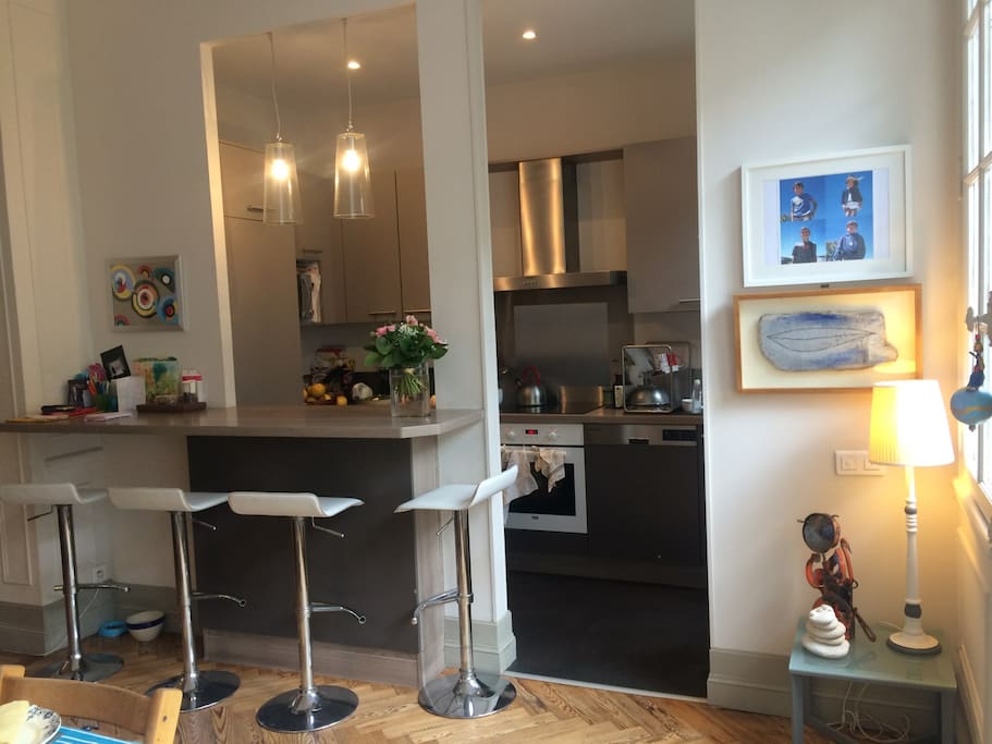 Cuisine ouverte sur la salle a manger