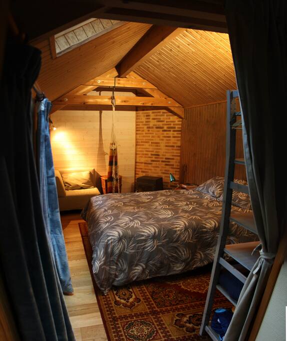 Chambre avec lit double