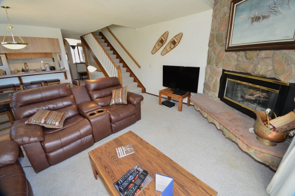 fireplace and stairs up. Fast internet.