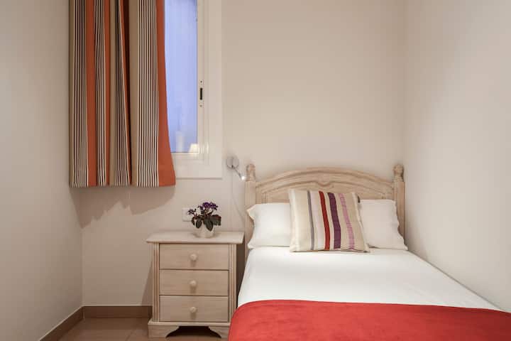 "ACOMOMOMIS" станови