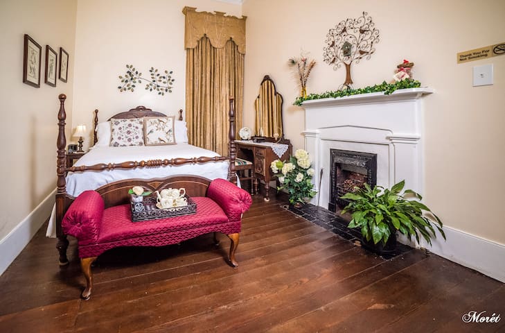 Bluebird Bedroom in The Bell House B&B