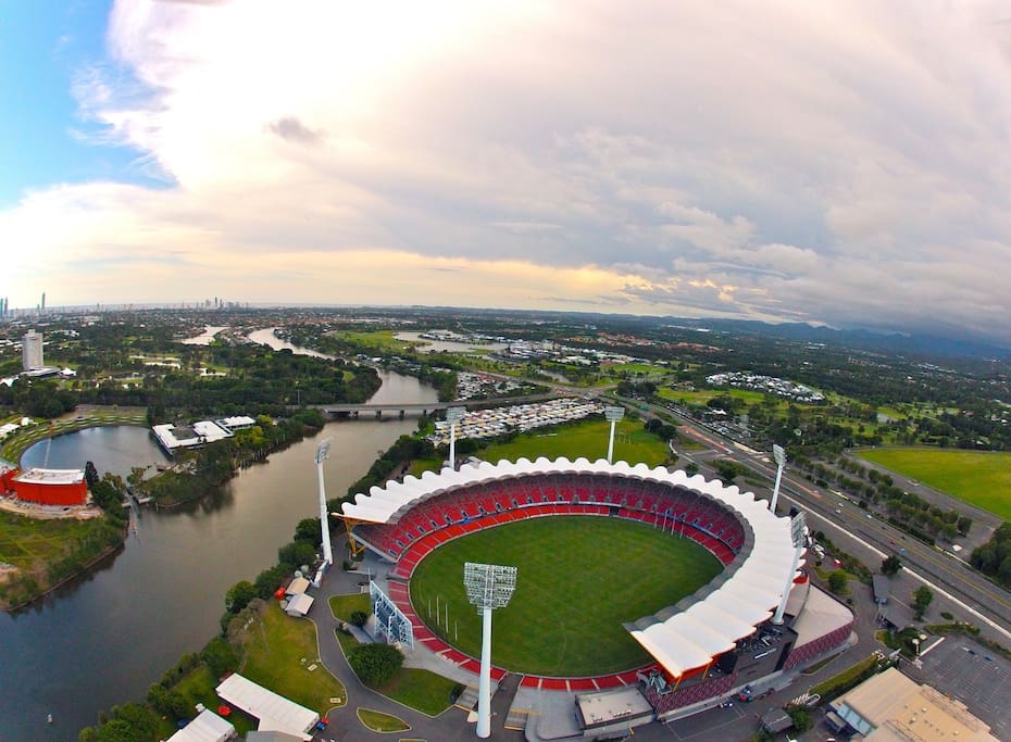 Walk to Carrara Stadium and Indoor Sports Centre