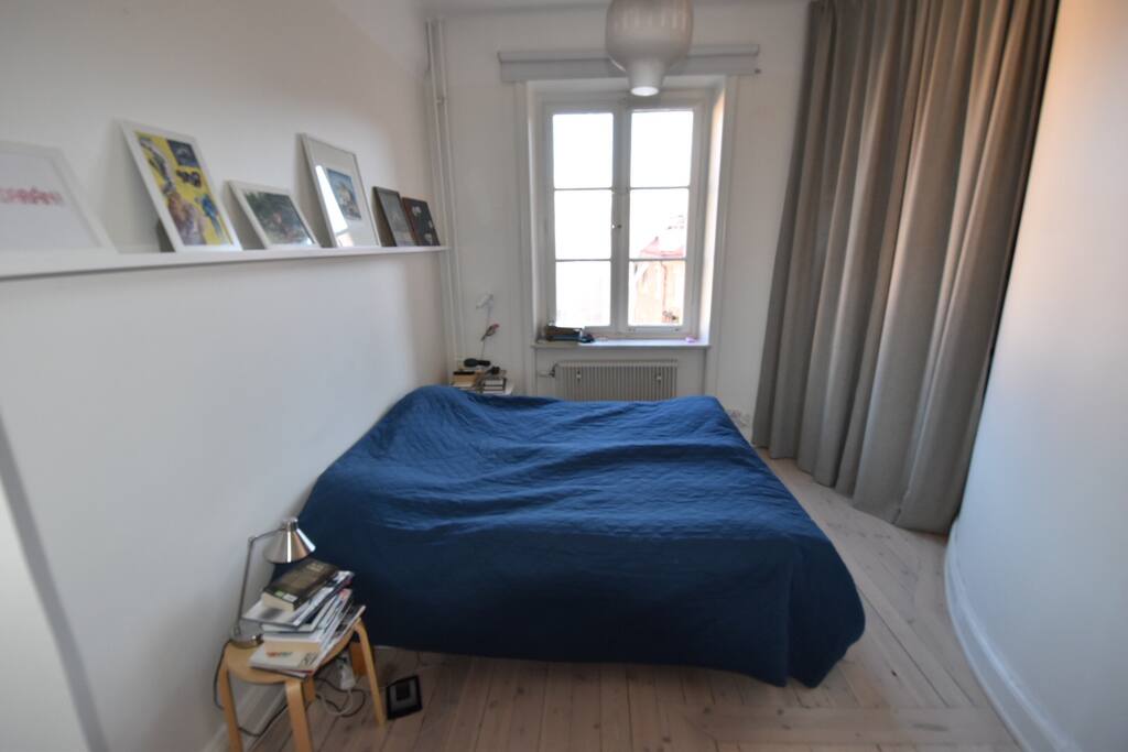 Bedroom with a king size bed.