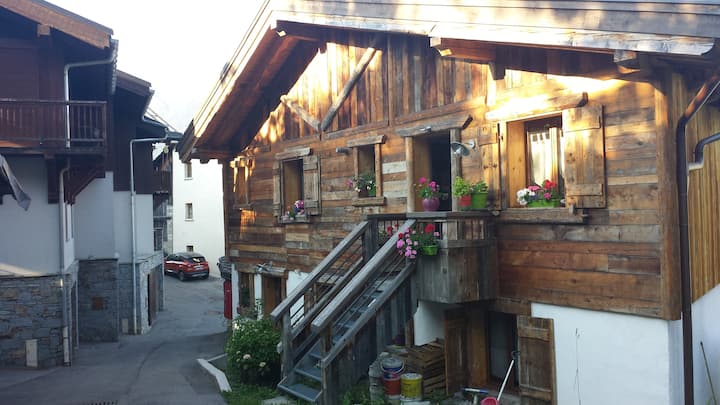 Cozy apartment in the village of St Bon Courchevel