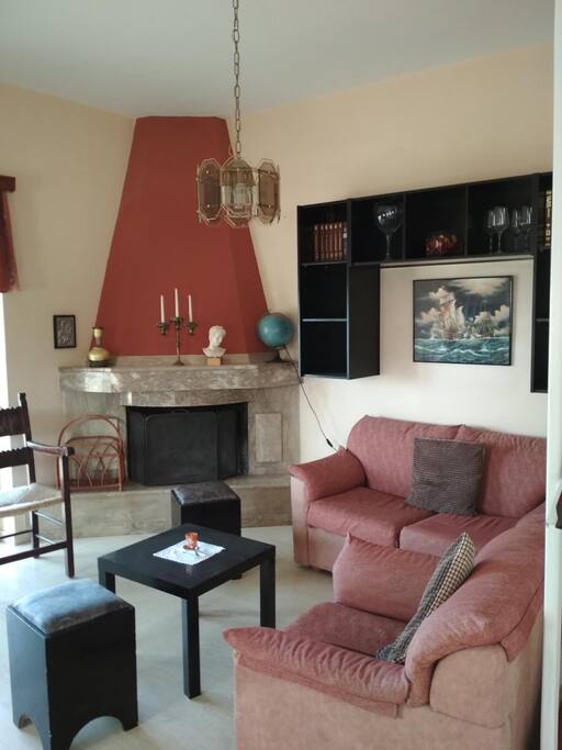 Livingroom with fireplace and A/C