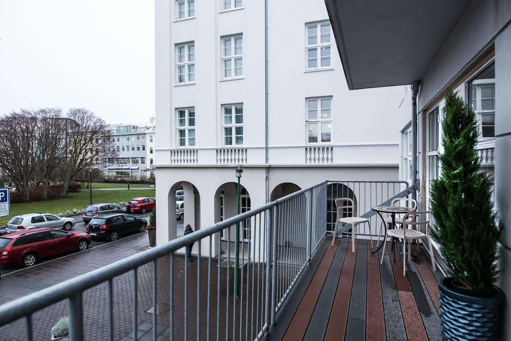 Balcony with a parliament square view
