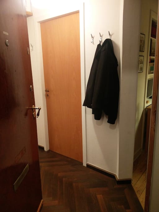DK: Velkommen her!
|-----|
EN: Welcome!