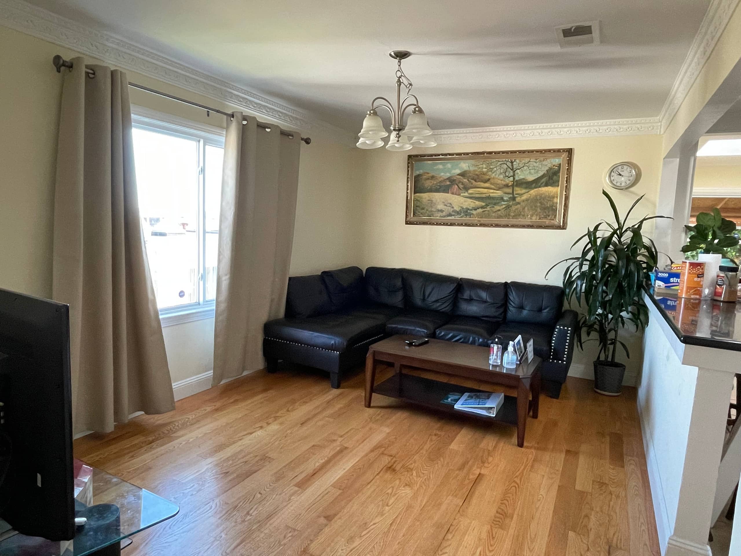 Villa in San Francisco · ★4.75 · 1 bedroom · 2 beds · Shared half-bath - Image 1