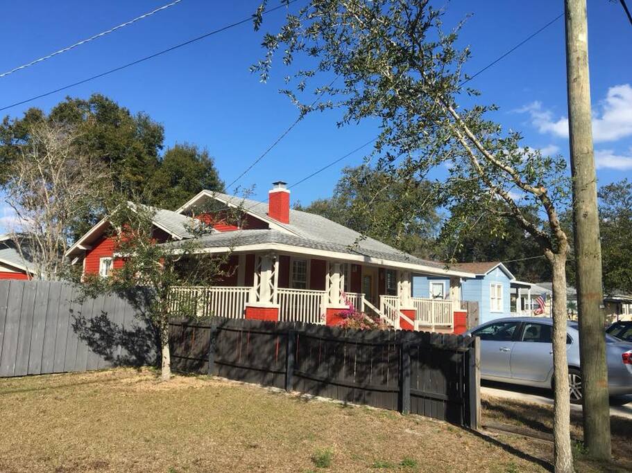 Nestled in a quiet
neighborhood within walking distance to restaurants, live music and a beautiful park
