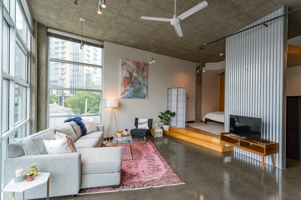 The unit can hold up to 6 people ~ 2 queen beds and 2 FULL bathrooms.
Permit #2017006329