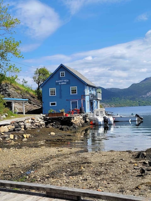 Naustvika - a fjord gem for activity and quiles
