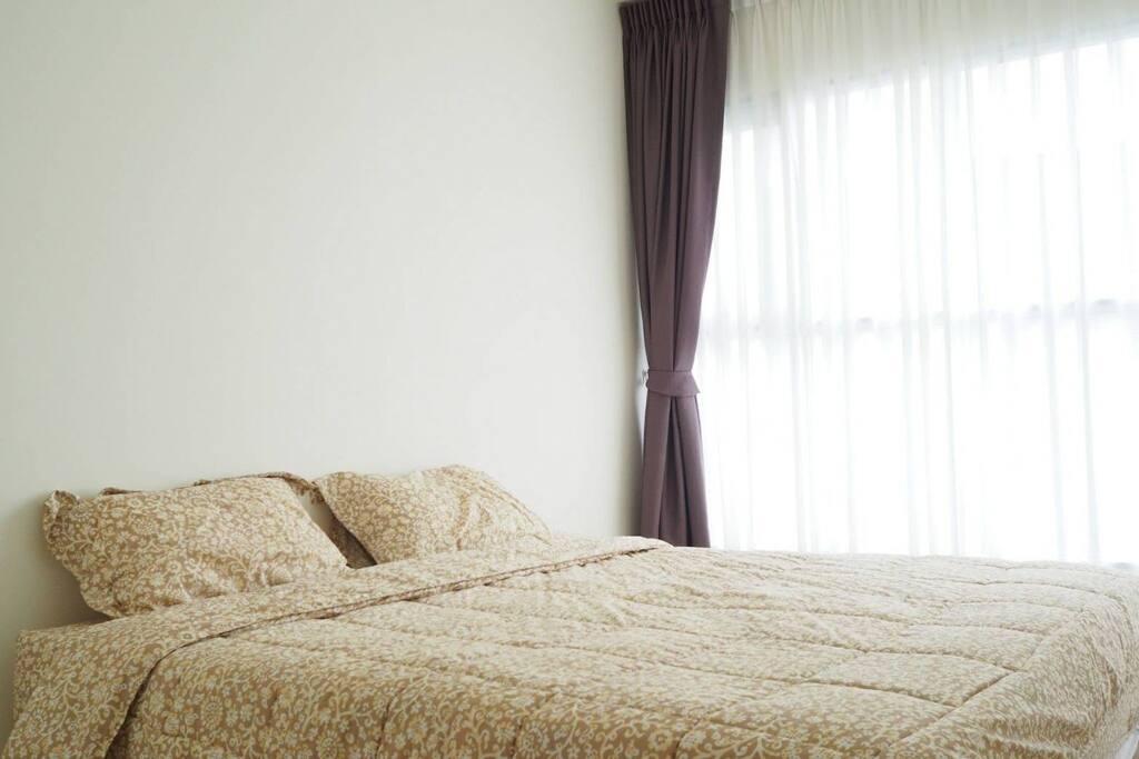 Master room - King bed with additional floor mattress (if requested)