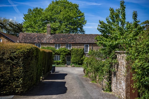 Lovely Large Laverstock cottage, Bridport Dorset