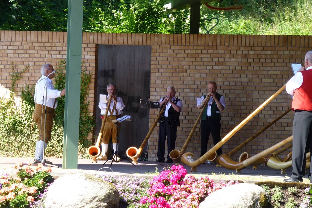 Alphornbläser im Kurpark