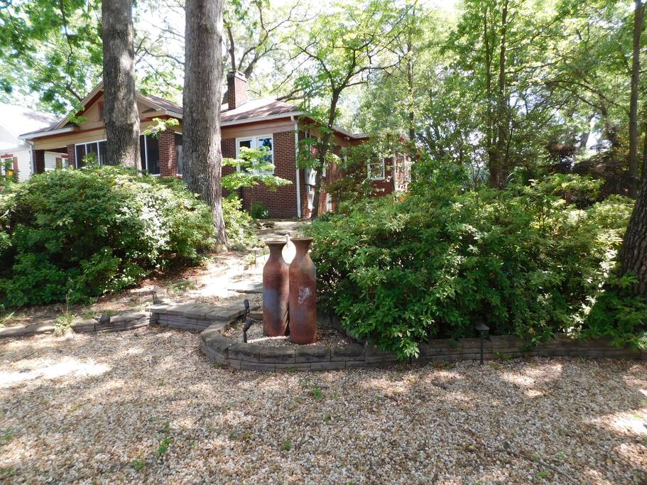 This home is a bungalow estate featuring 5 bedrooms (2 king, 3 queen, 3 twin and 1 crib). 3 full baths. It is actually 2 homes with an attached cottage, which has it's own kitchen. Washer/dryer in both homes, 3 refrigerators, 3 HVAC units.