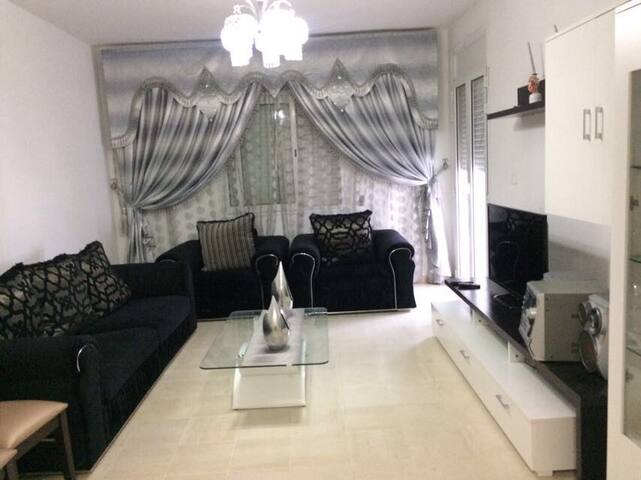 Cozy Luxurious Apartment near Rades CiteeOlympique