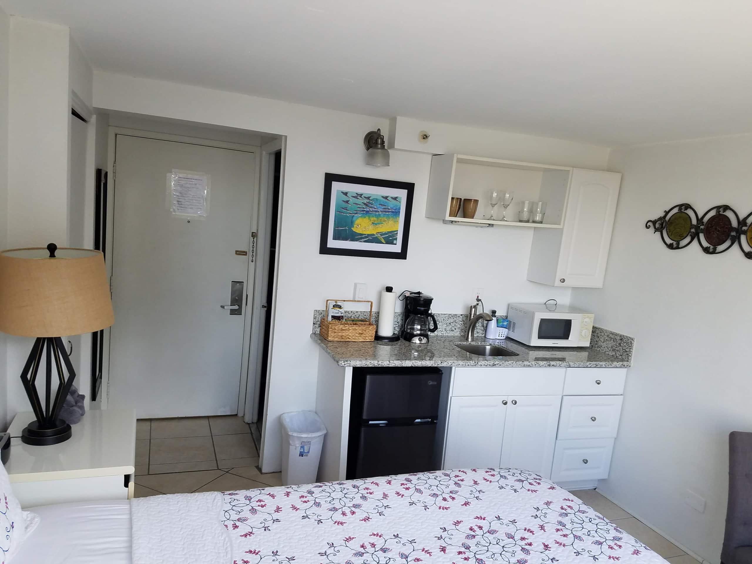 Condo in Honolulu · ★4.82 · 1 bedroom · 1 bed · 1 bath - Image 3