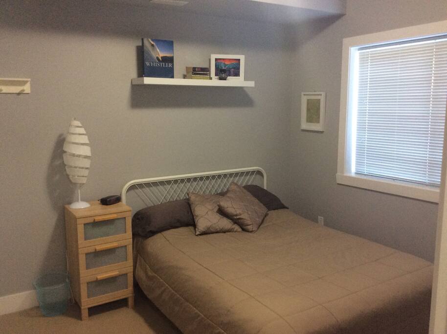 Queen sized bed with closet and plenty of drawers to organize yourself for your stay