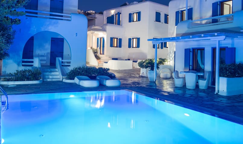 Olive Tree, Mykonos Town Apartment with Pool