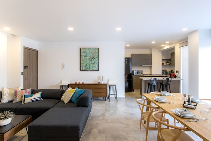 25% off long term Top 2BR w/ big private terrace!