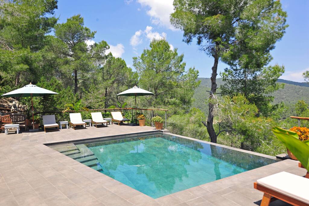 Infinity pool