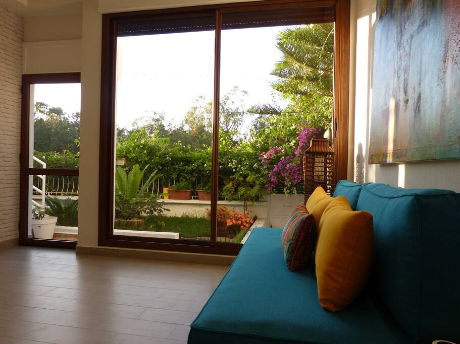 Salon (vue sur jardin)