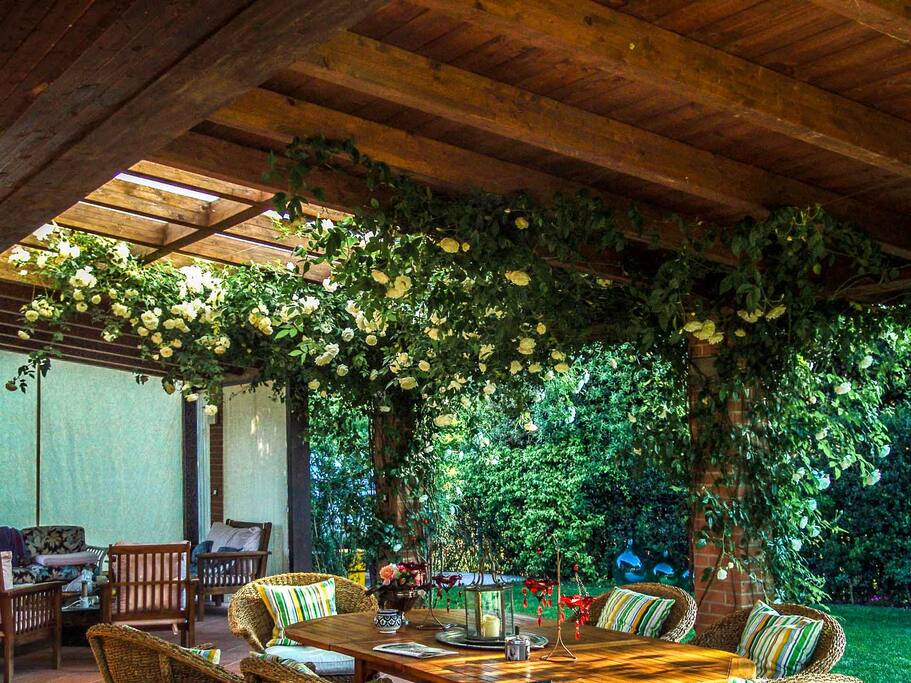 Outside portico, great for alfresco dining.