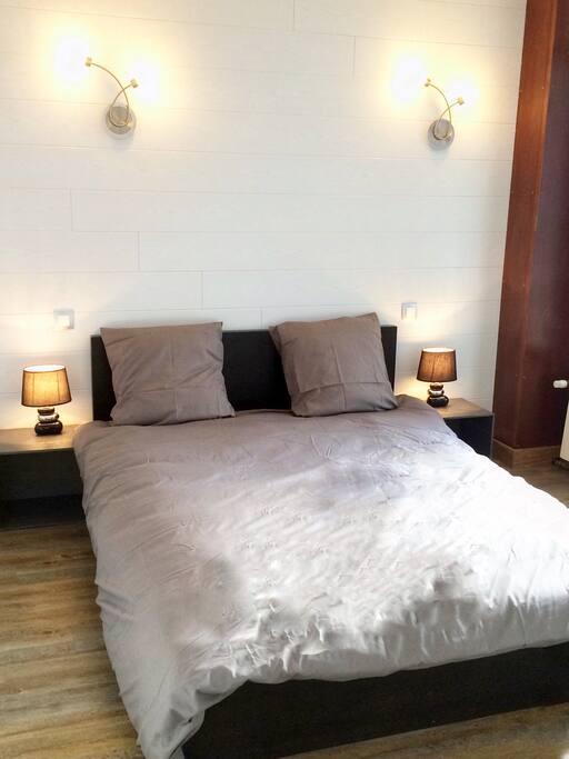 Chambre 2-lit 140x190- TV-dressing