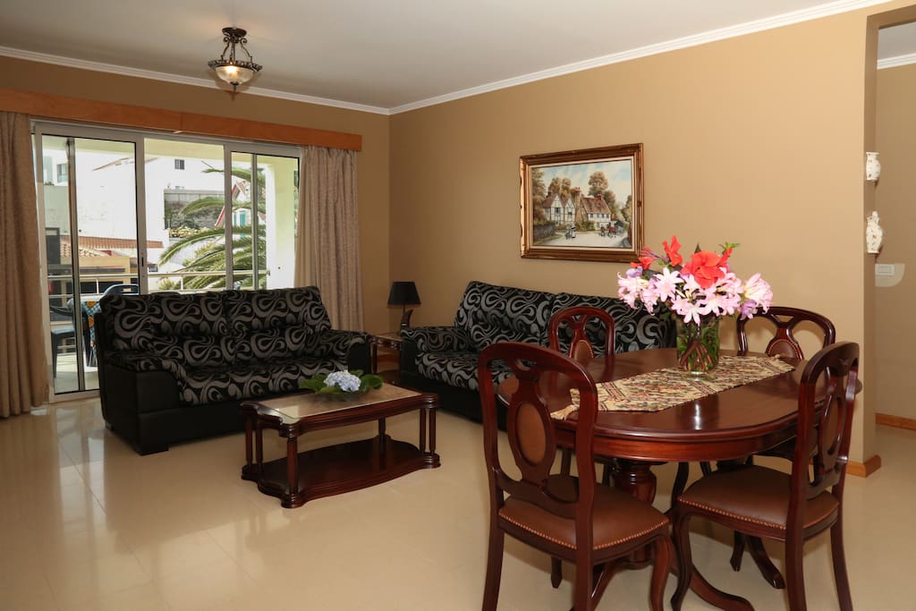 Spacious living and dining area