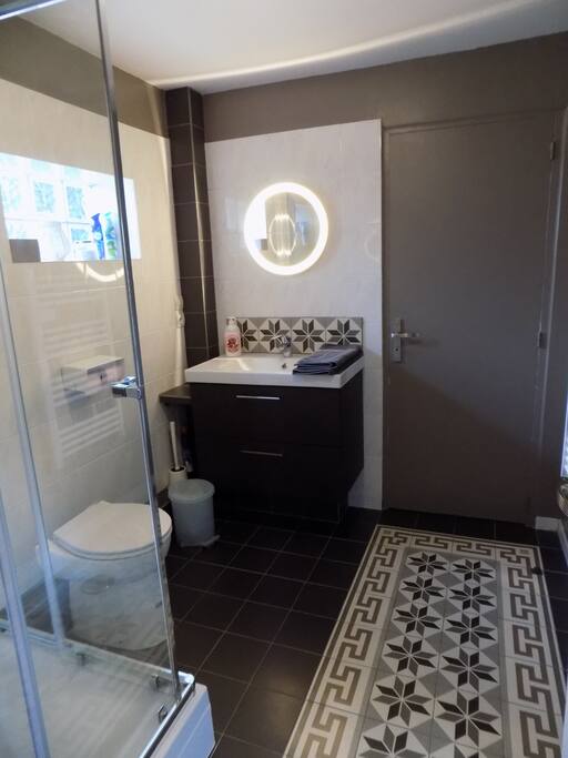Salle de bain refaite à neuf récemment