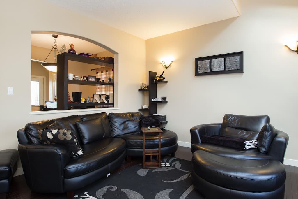 Grong Floor Lounge