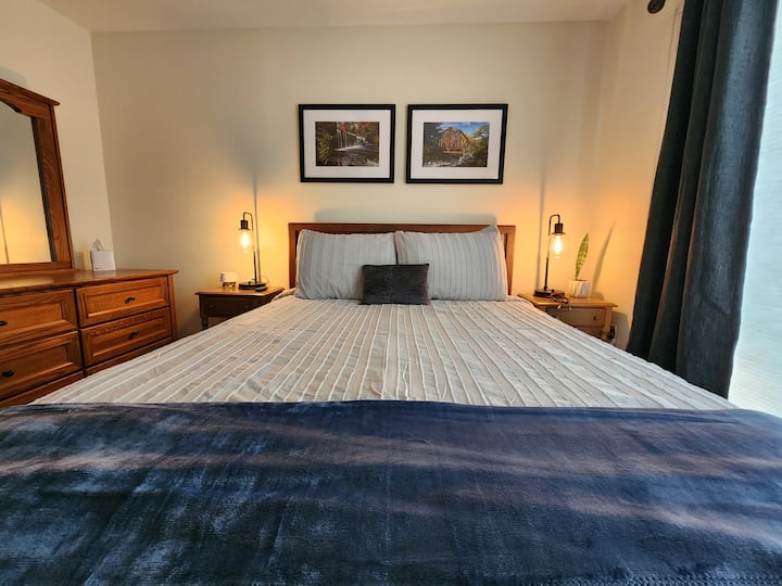 Godoro jipya na matandiko.