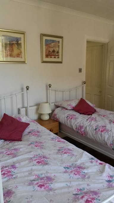 twin bedroom