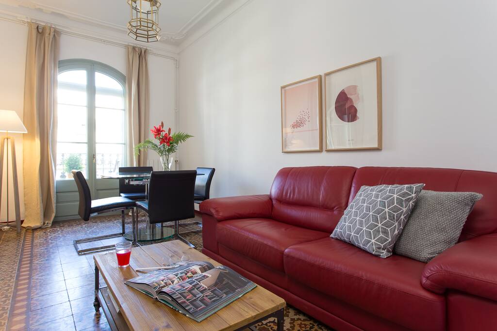 Le salon avec balcon