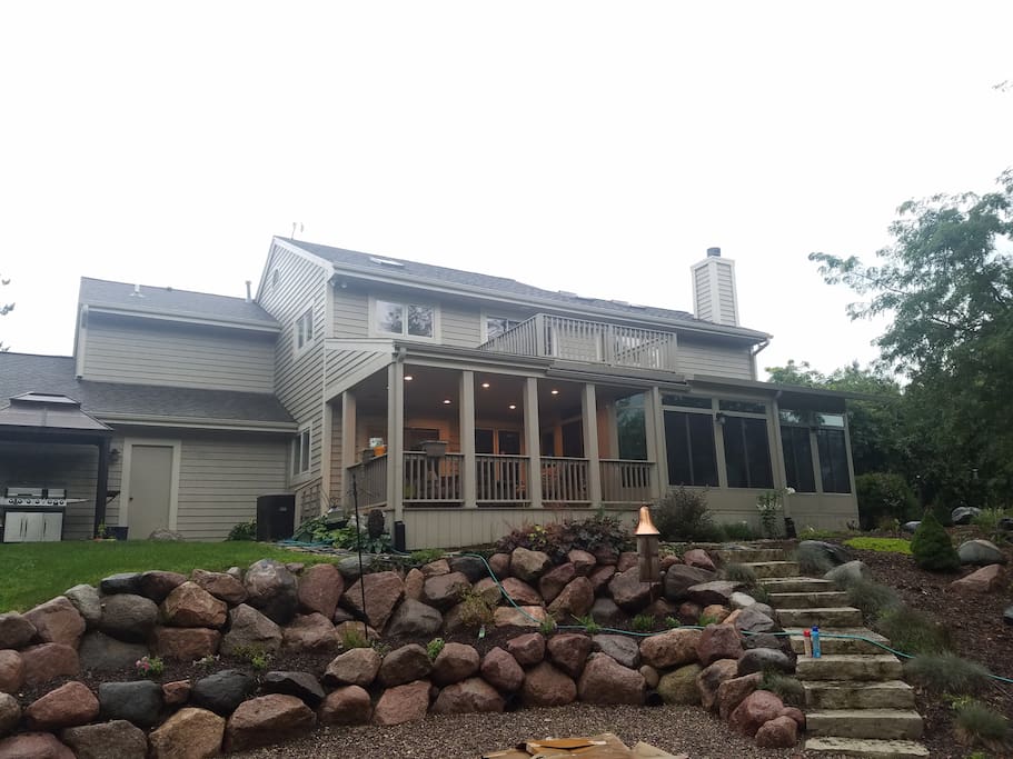 Covered Porch/Backyard