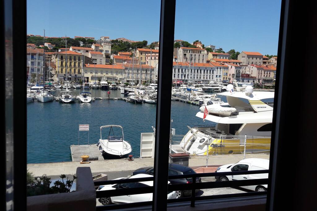 Vue directe sur le port de plaisance