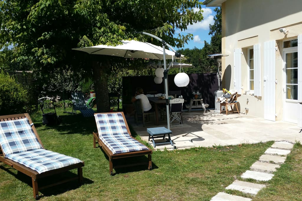 Terrasse équipée avec Plancha, Barbecue WEBER