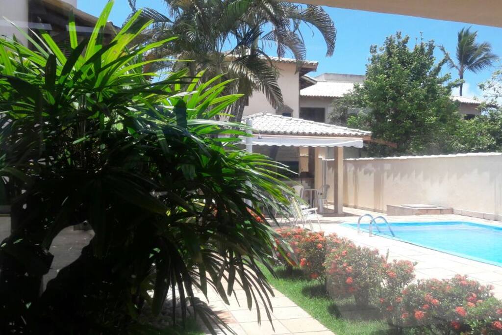 Entrada lateral piscina