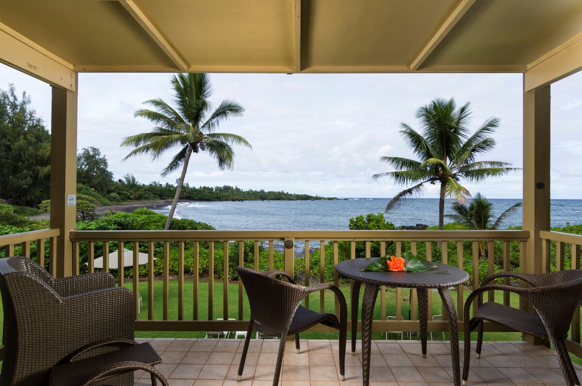 Oceanfront studio (Unit #2) at Hana Kai Maui - Condominiums for