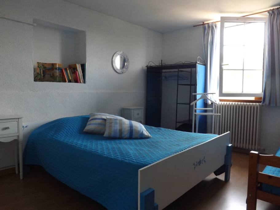 La chambre , très claire