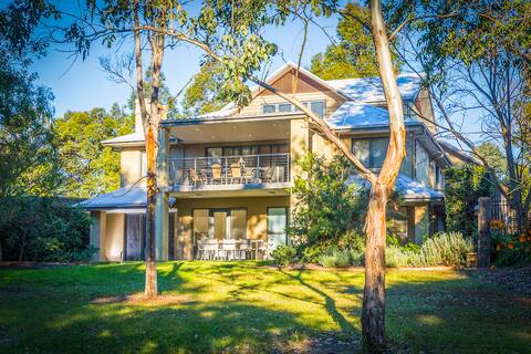 THE ARTHOUSE || style, comfort and convenience