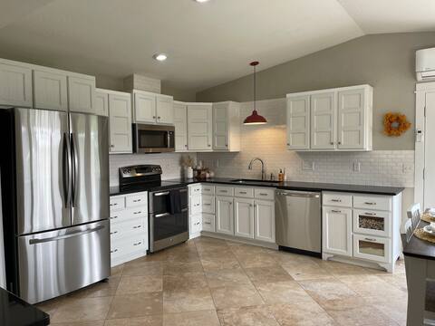 Executive housing-No cleaning fee!