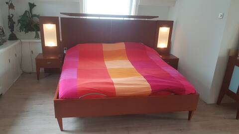 Vlaardingen 15 min R'dam luxury 2nd floor.
