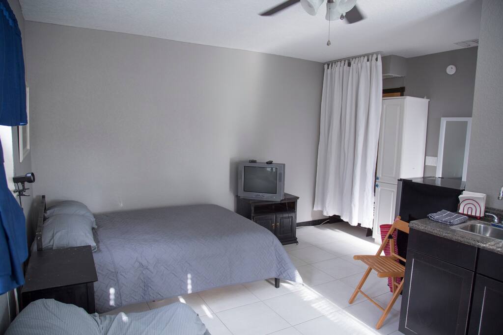 Full size bed