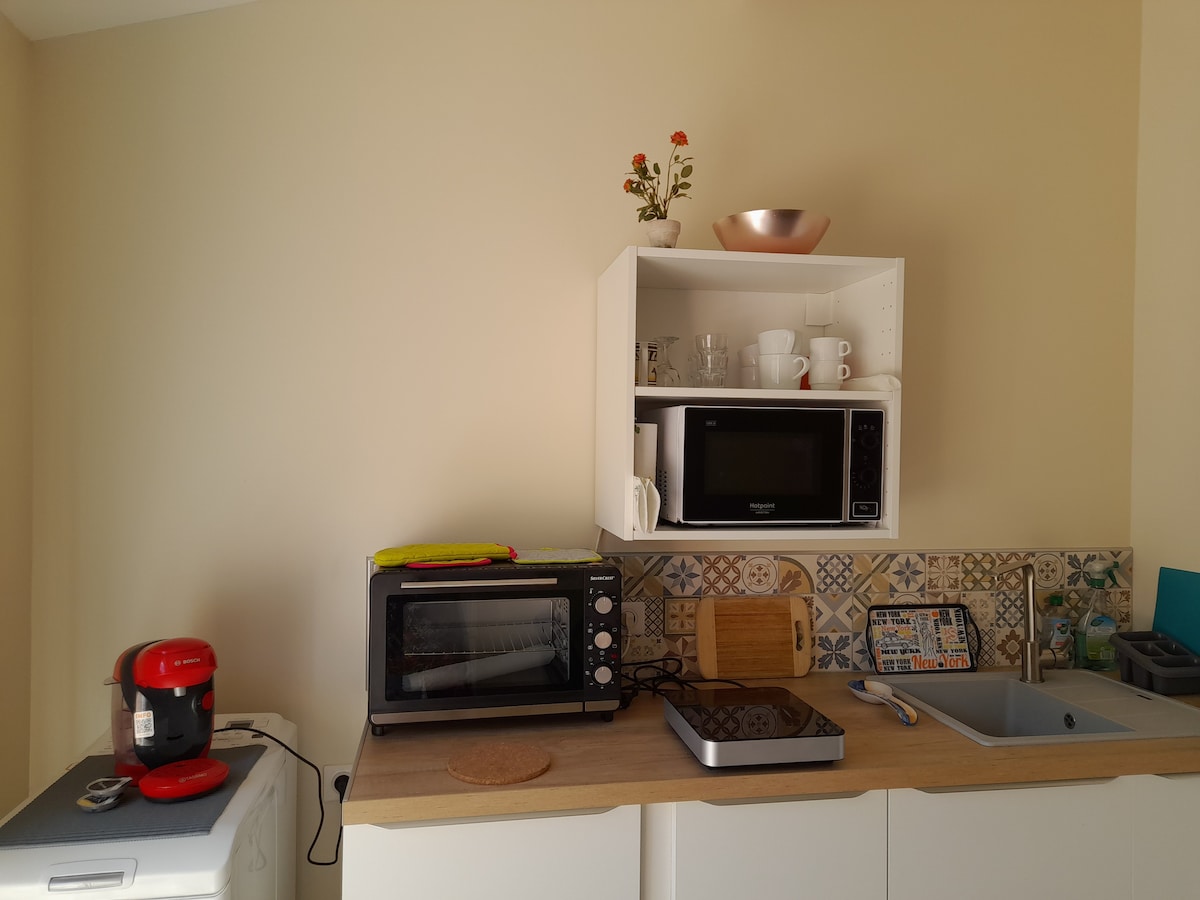 Successful Airbnb property: The sunny annex in Pézenas