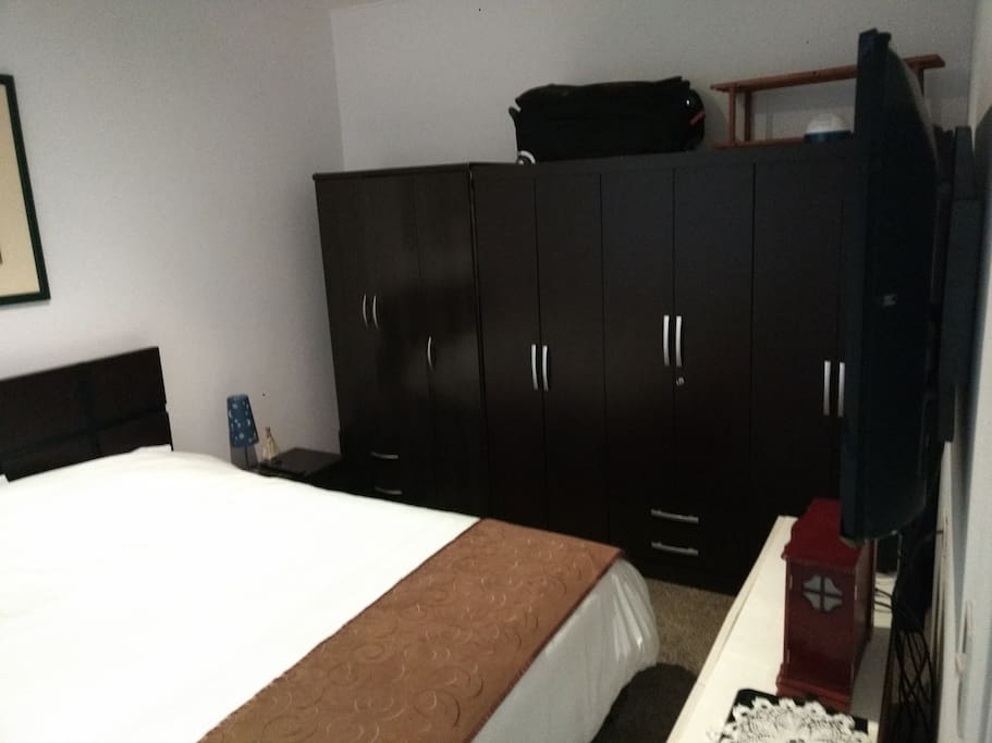 Habitación Matrimonial #1 totalmente equipada con TV de 45' - Matrimonial Room # 1 fully equipped with 45 'TV