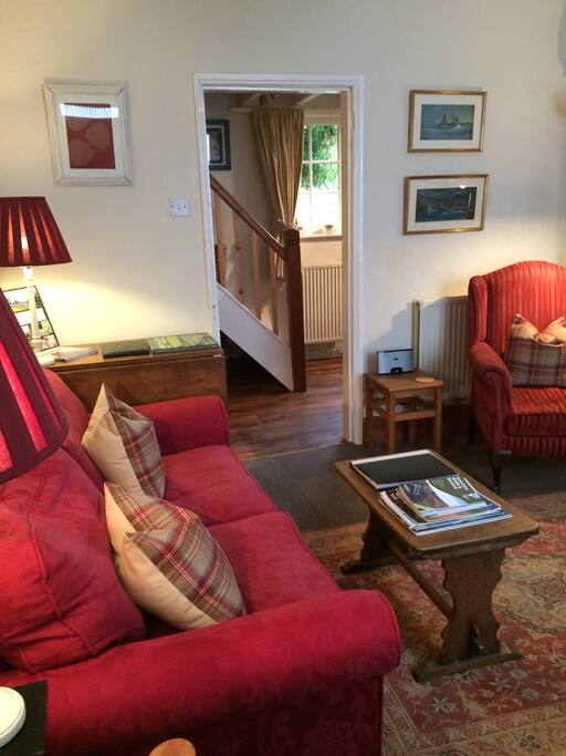 sitting room looking towards stairway