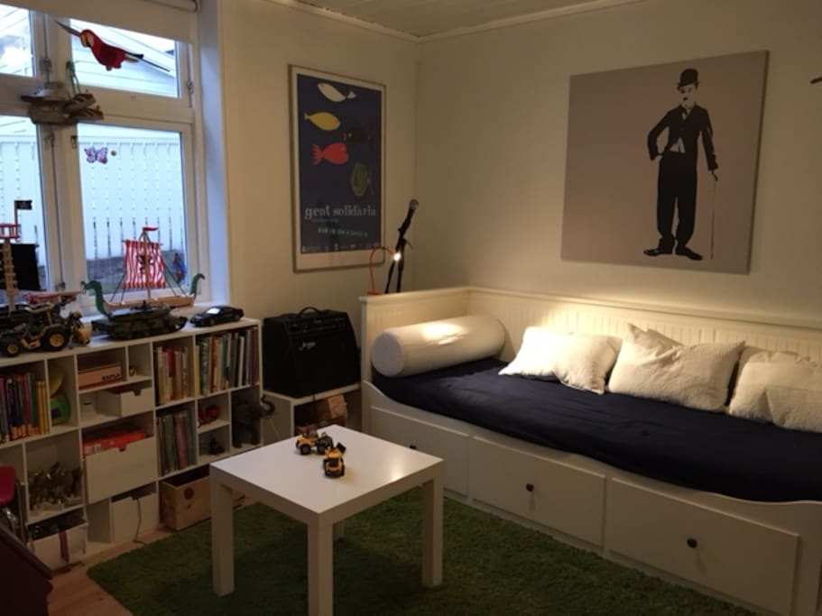 ground floor bedroom 1