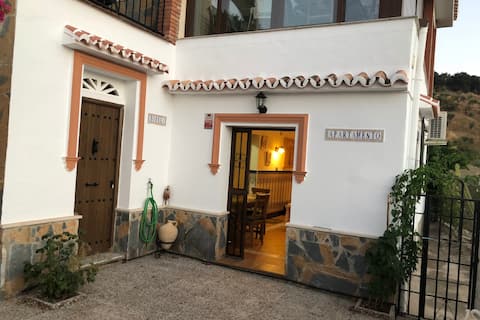 Anuncio de Airbnb popular: Los Arcos Apartment en Álora