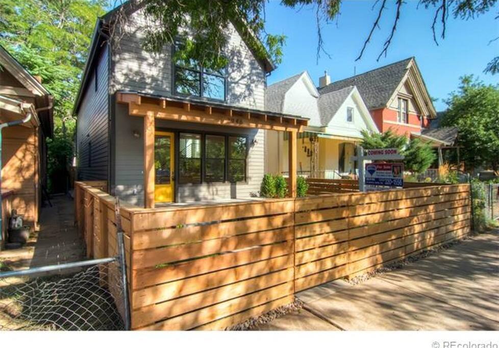 Both front and back yards are fenced
